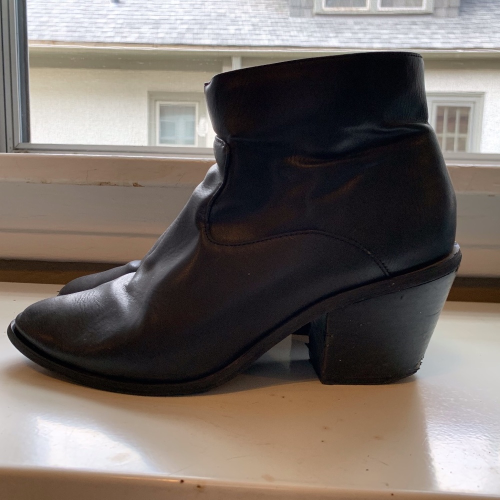 Black Ecote Boots - Urban Outfitters